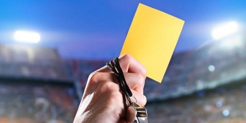 Kèo thẻ phạt sẽ xoay quanh số lượng thẻ vàng