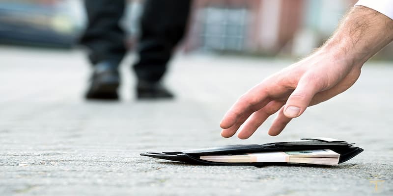 Khi mơ nhặt được tiền nên đánh con số may mắn gì?