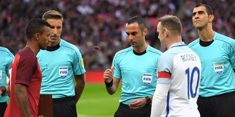 Mẹo Chơi Kèo Giao Bóng Trước Giúp Bạn Dễ Giành Chiến Thắng 2 Kèo giao bóng sẽ được quyết định nhờ động tác tung đồng xu từ trọng tài