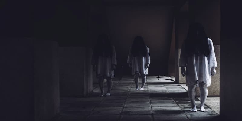 Mơ thấy ma đánh con gì?