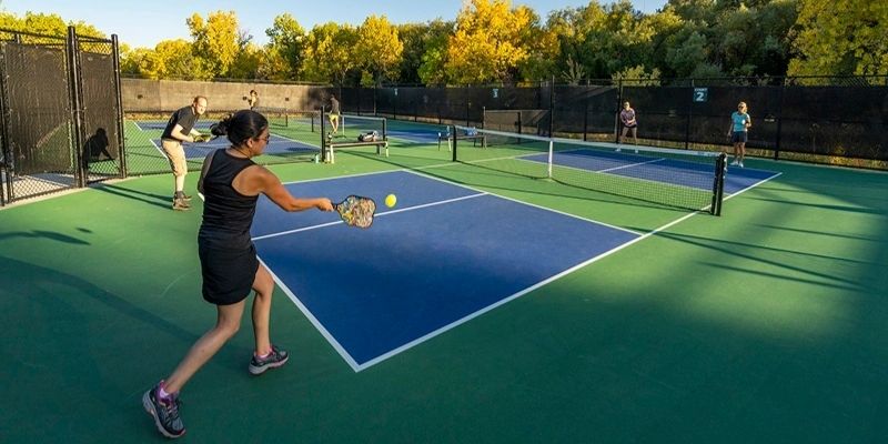 Hướng Dẫn Chơi Pickleball Chi Tiết Cho Newbie 4 Hướng dẫn chơi pickleball với các chiến thuật hiệu quả